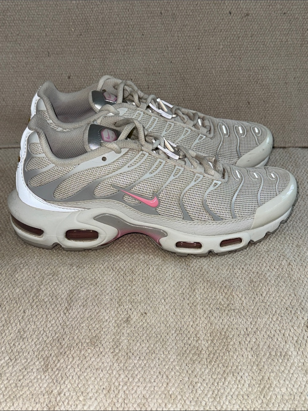 Nike 8 1/2 wm’s Tn air max bubble Sneakers with Pink Swoosh / running shoes